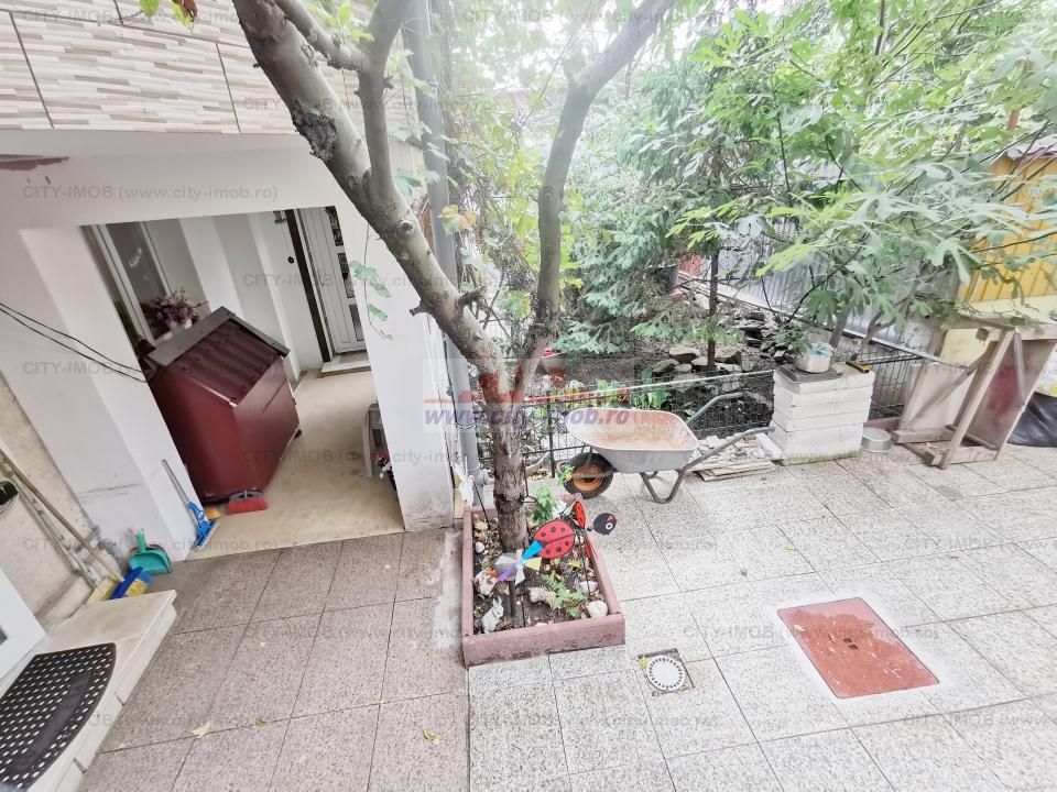 Vanzare casa Andronache - Poză 12