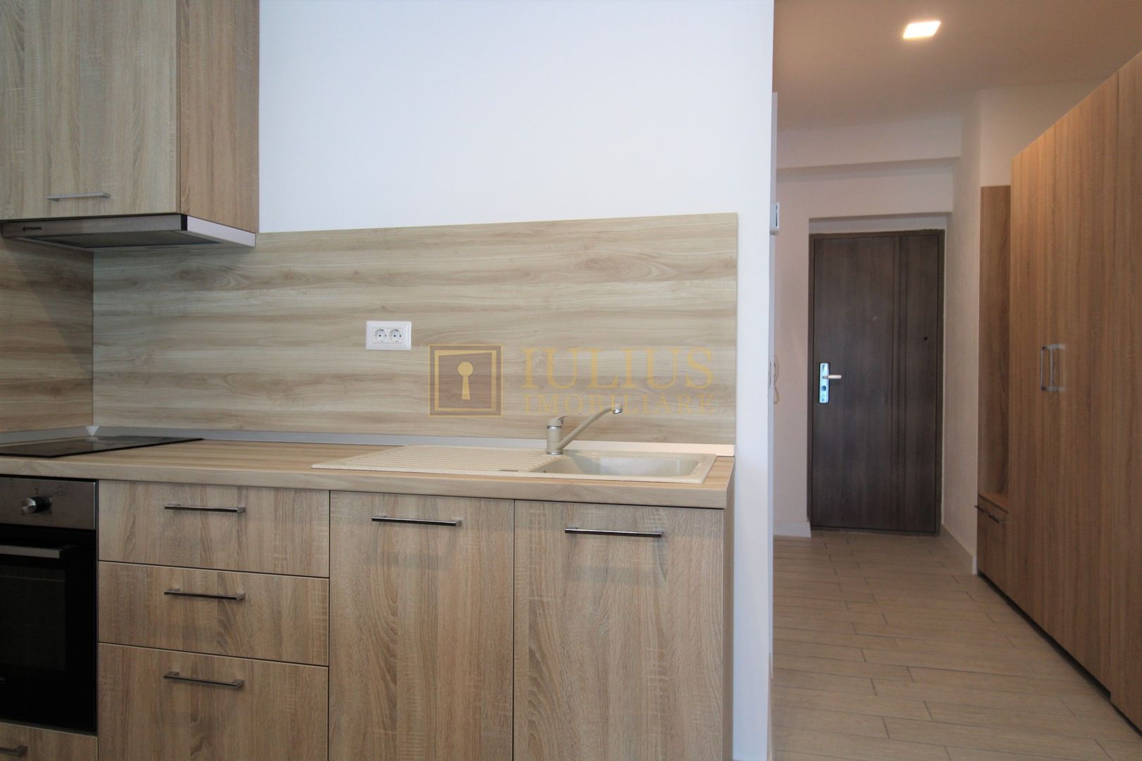 Încălzire în pardoseală, baia are fereastra. Loc parcare privat - Poză 11