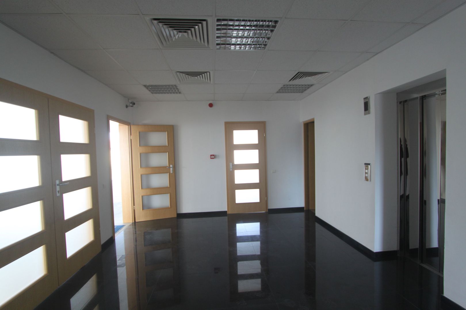 Spatiu birouri- 526mp -4734 euro/luna+TVA - zona Semicentrala - Poză 44