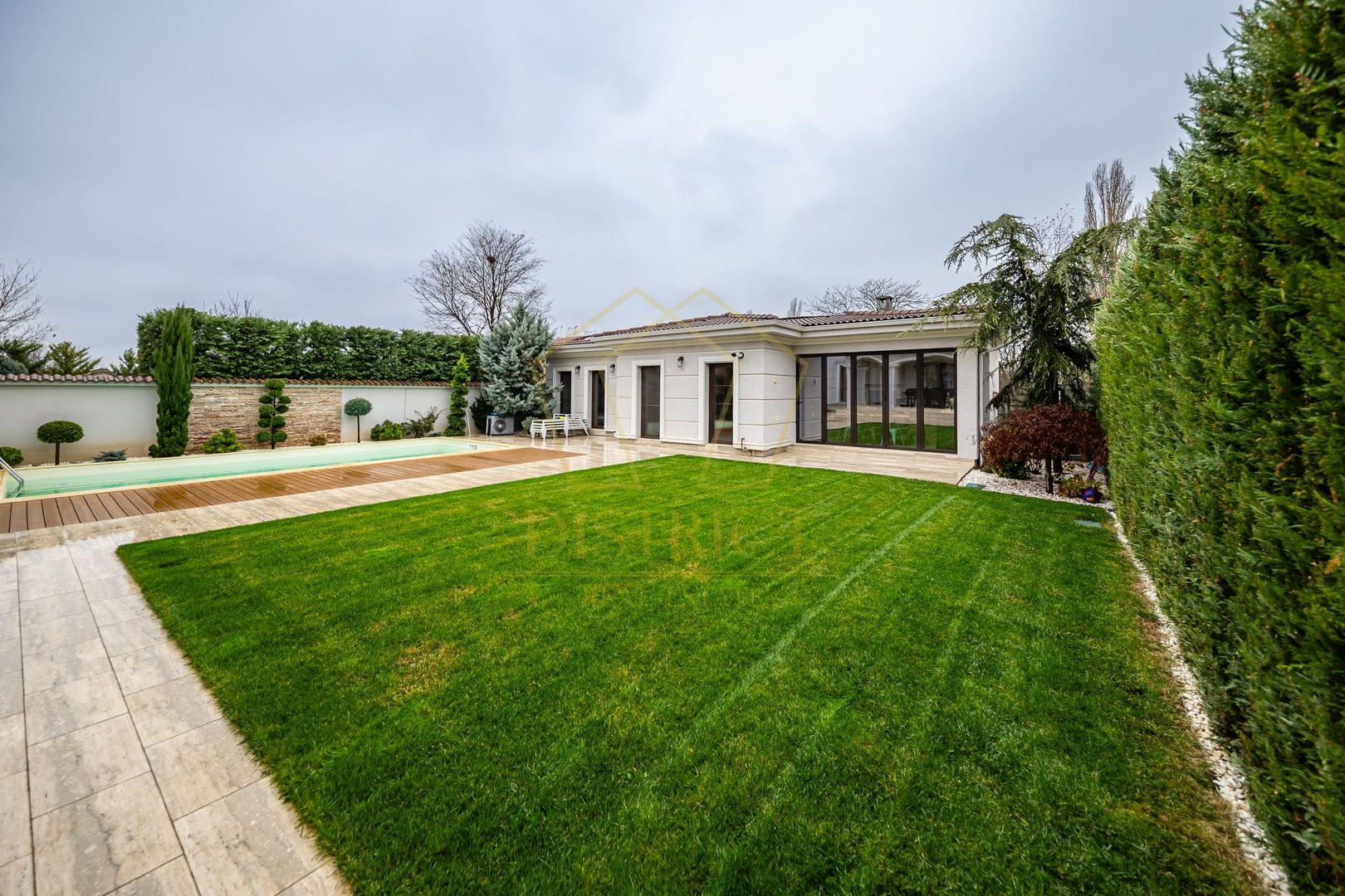 Vila exclusivista cu garaj si piscina I Dumbravita I Comison 0% - Poză 45