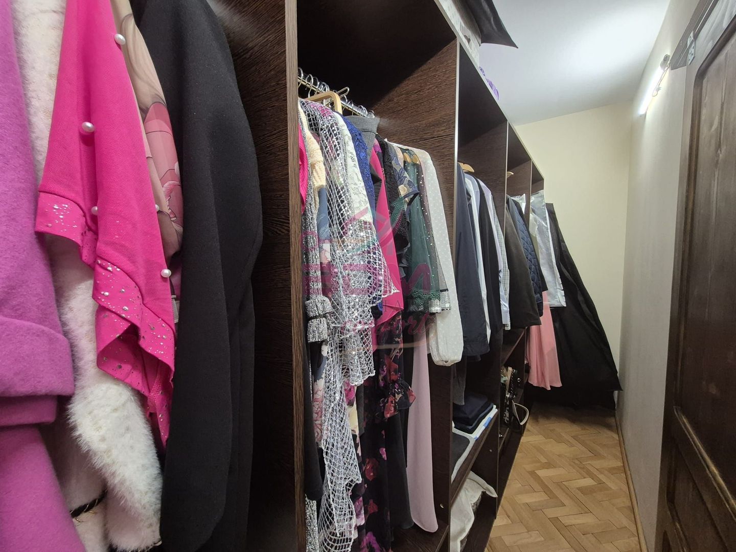0% Comision | Casă la calcan | 570 mp teren I zona Bai - Poză 14