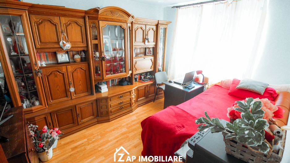 Unirii - Casa 170 mp - 5 camere - 900 mp teren - garaj - Poză 9