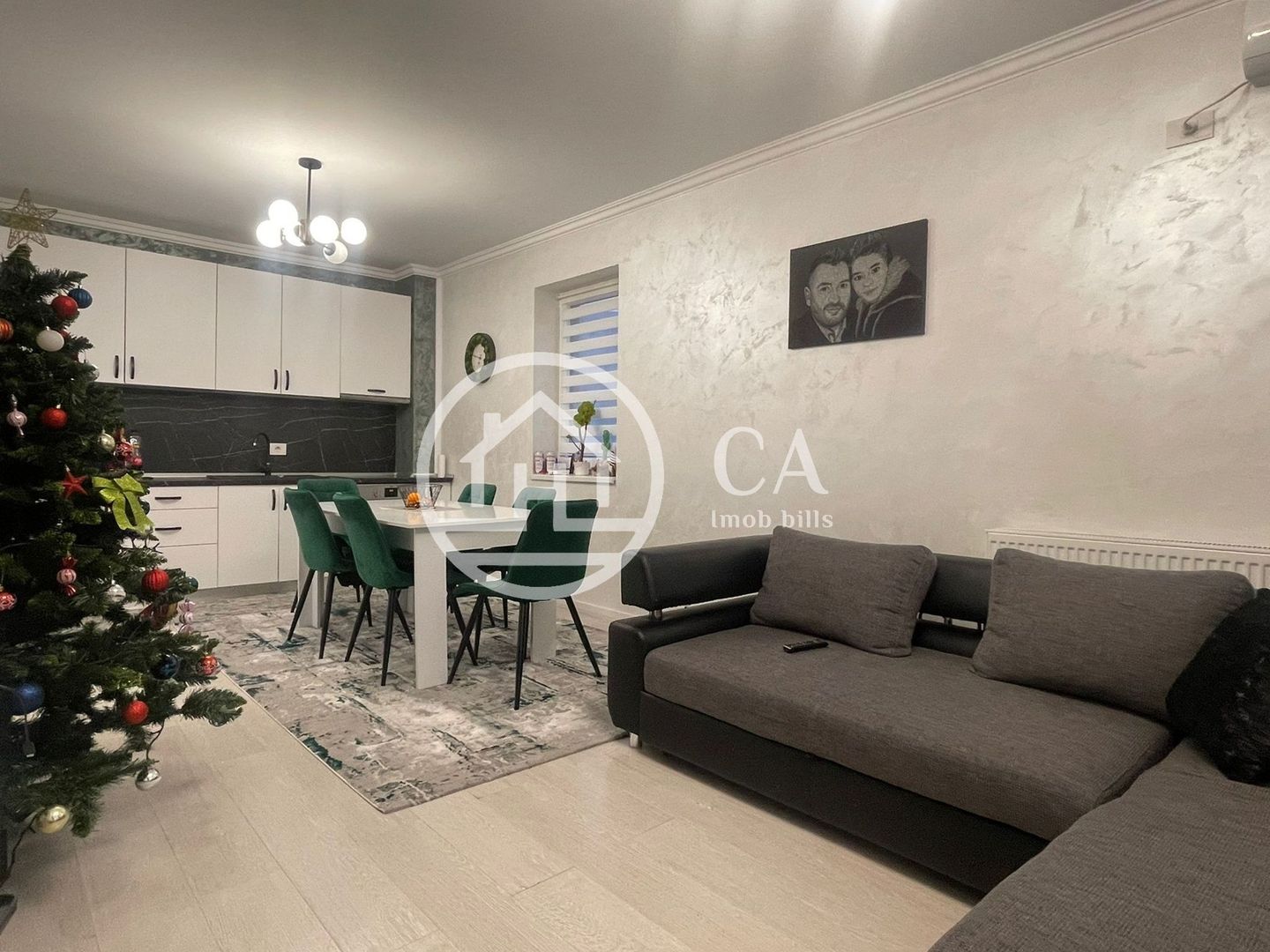 Apartament cu 3 camere de vanzare in Prima Universitatii, Oradea - Poză 1