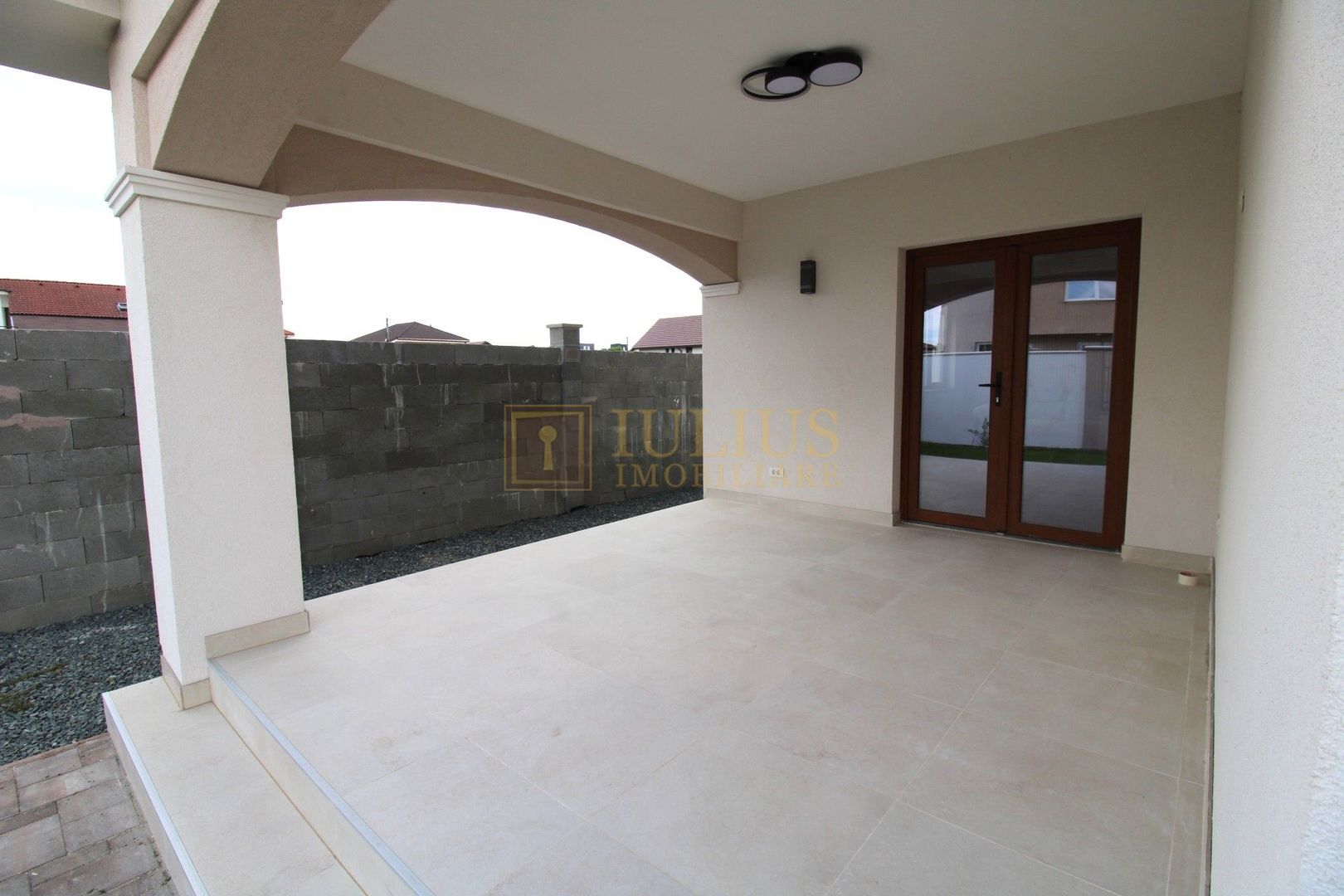 Casă modernă – prima închiriere | Dumbrăvița, zona Cora - Poză 3