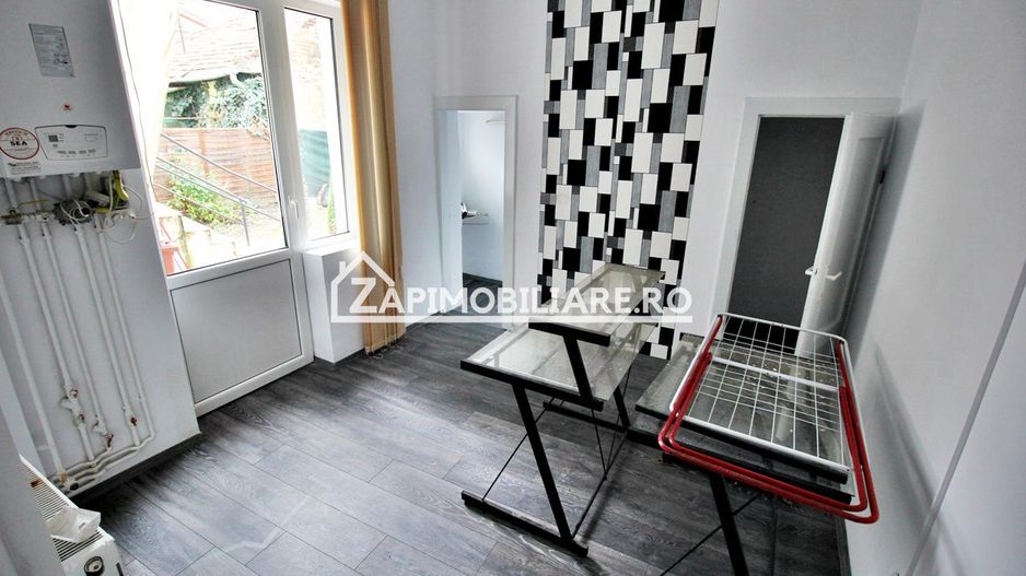 Spatiu birouri 4 camere, 2 băi,100 mp. zona centrală - Poză 5