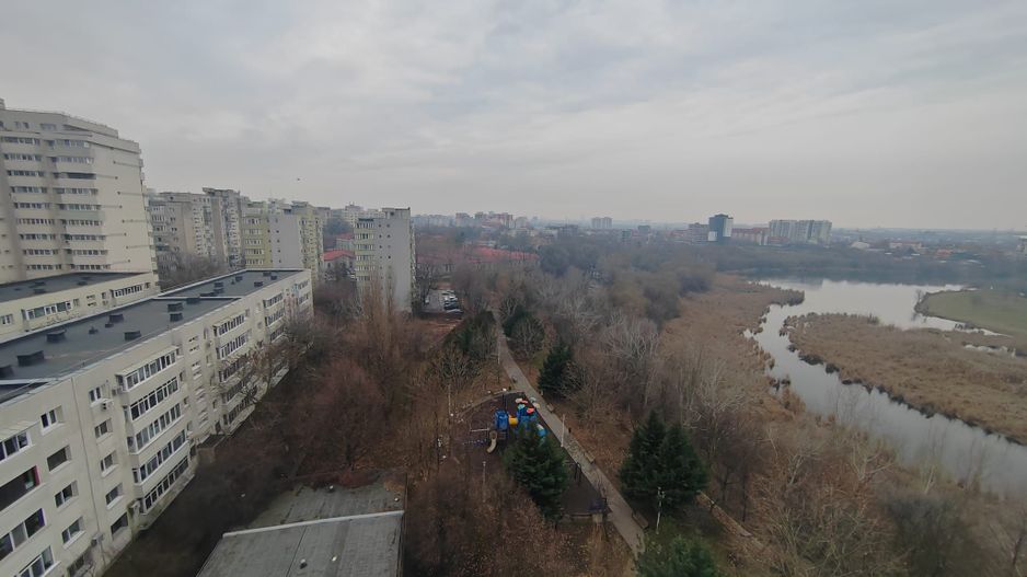 Garsoniera ieftina cu vedere la parc - Poză 1