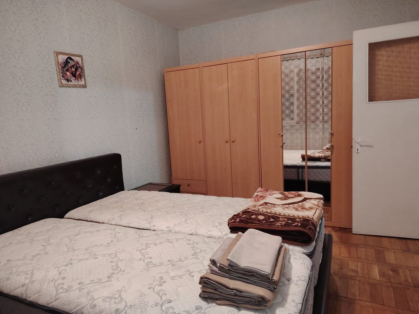 Inchiriez apartament 2 camere - Poză 2