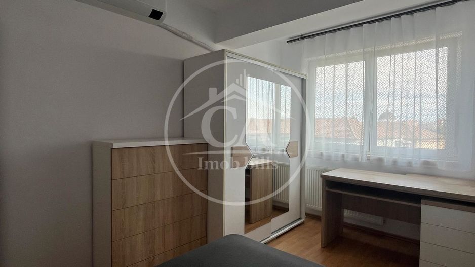 Apartament cu 3 camere de vânzare în zona Iosia, Oradea - Poză 3