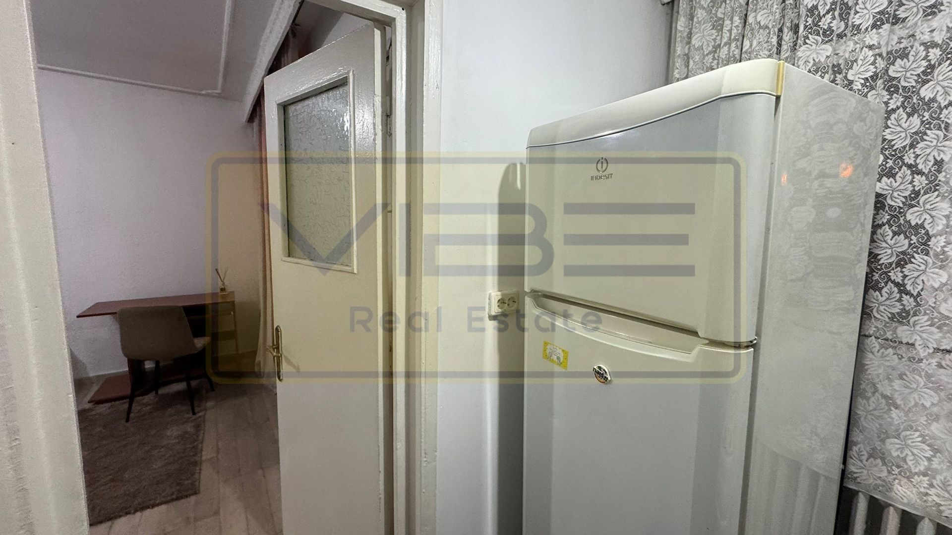 Garsoniera Podu Ros 10 min Centru Palas Mall - Poză 8