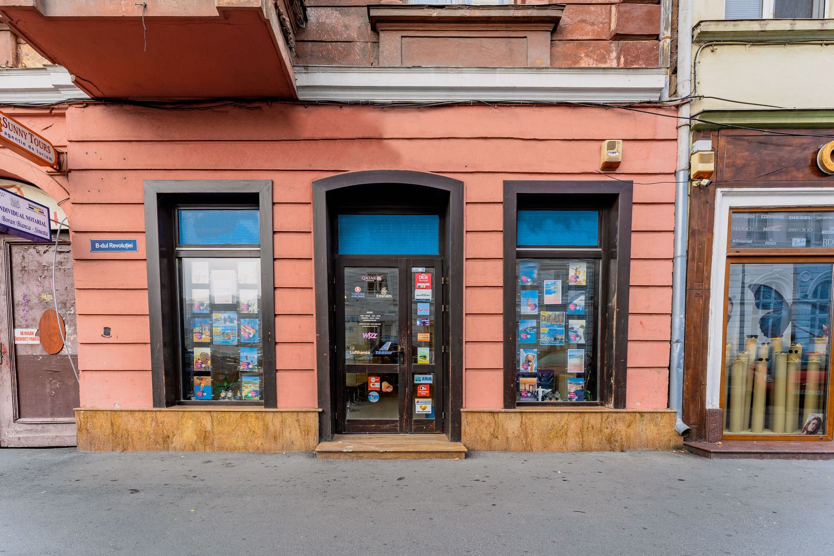 Spațiu comercial pe Bulevardul Revoluției - Poză 1