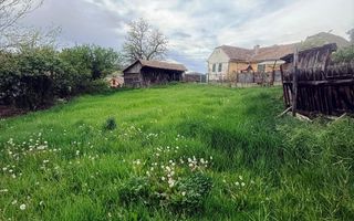 Casa modesta ,situată in Slimnic - Poză 2