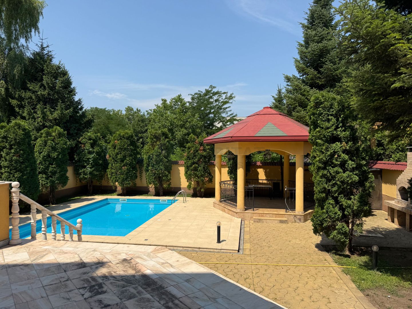 Vila 9 camere cu piscina si teren de 1.000 mp - Poză 10