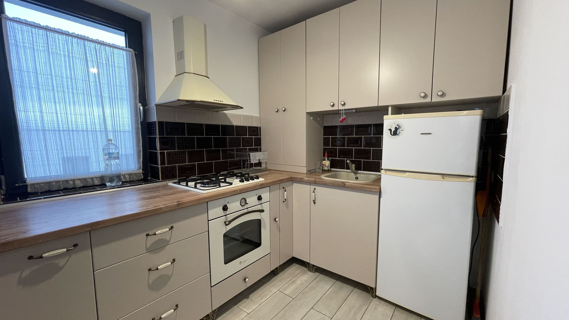 Apartament de vanzare-bloc nou,lift,finisat complet - Poză 10