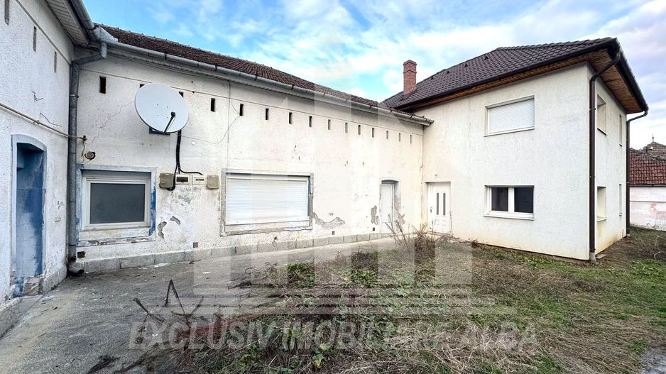 Casa individuala | Spatiu comercial | 306 mp | 415 mp teren | Maieri - Poză 1