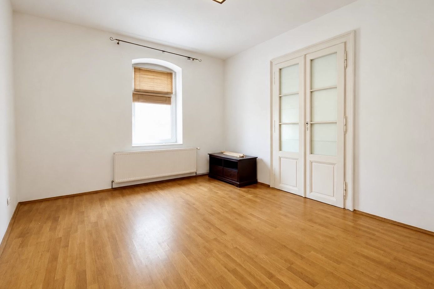 Apartament 4 camere, 132 mp, parter inalt, Piata Catedralei - Poză 3