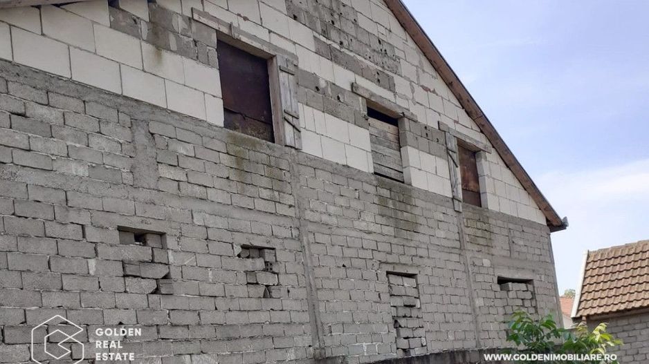 Casa la rosu + teren generos, 2967 mp, localitatea Cicir - Poză 5