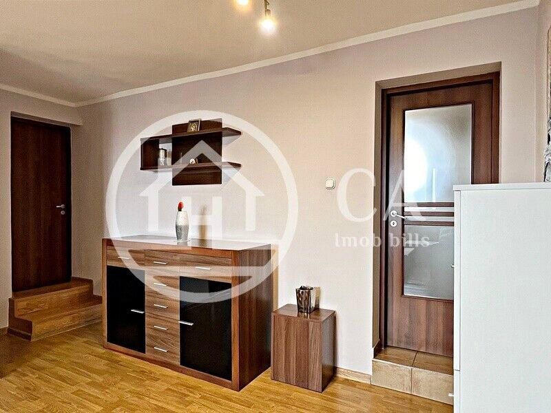 Apartament tip Penthouse de vanzare cu 3 camere in zona Dacia, Oradea - Poză 2