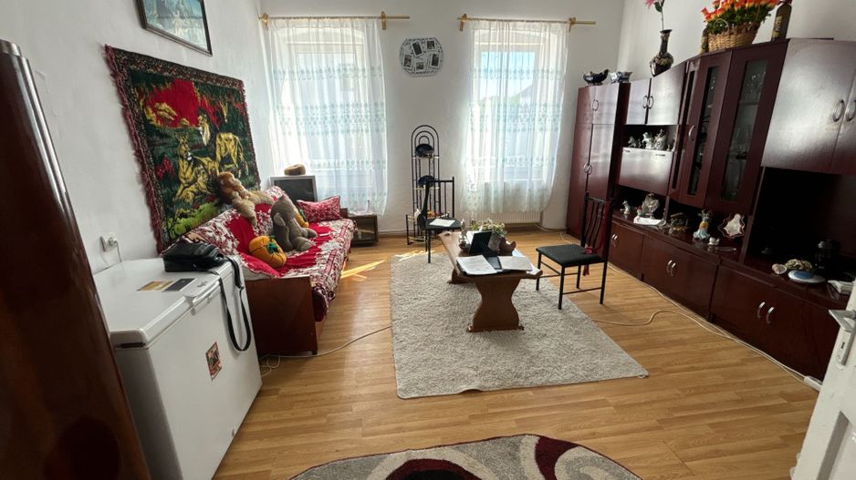 Doua case de vanzare 75 M² + curte 720 M² Piata Kalvin - Poză 6