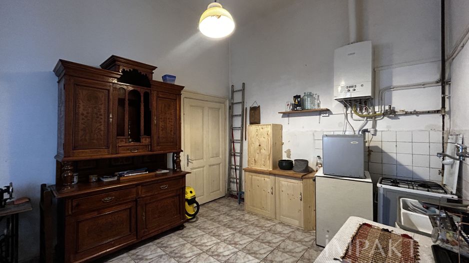 Vanzare apartament ultracentral, parter, imobil istoric - Poză 5