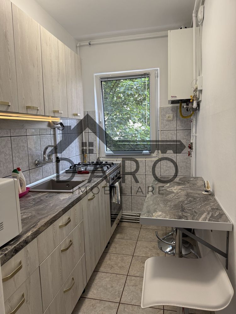 Apartament 3 camere pentru închiriat - Poză 1
