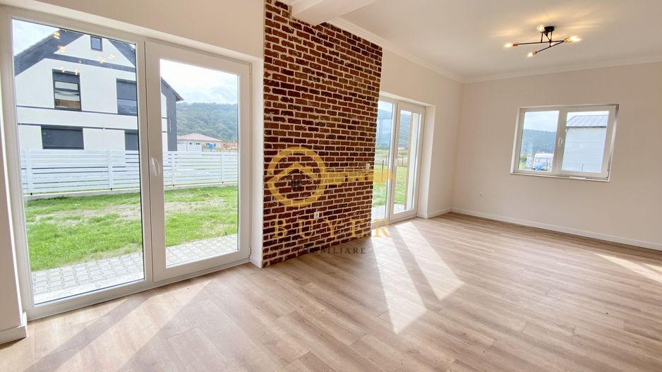 Casa intabulata, finisata LA CHEIE- Talmaciu, zona cu peisaj superb - Poză 2