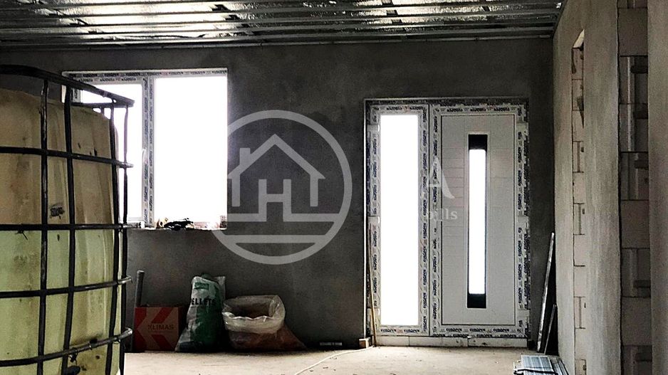 Casa de vanzare cu 4 camere pe str. Izvorului, zona Saldabagiu, Oradea - Poză 3