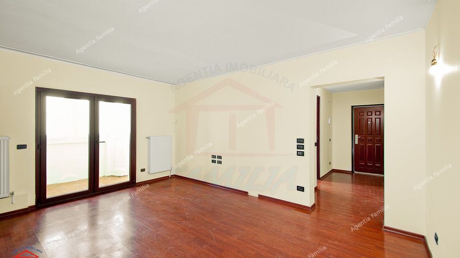 Apartament 3 camere dec in Galati Micro 21 vedere la Dunare langa turn - Poză 9