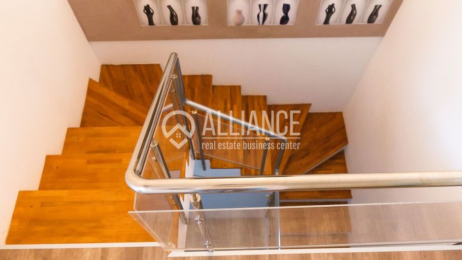 PALAZU MARE -  Vila Duplex cu 4 Camere, Panorama Superba si Curte Amenajata - Poză 40