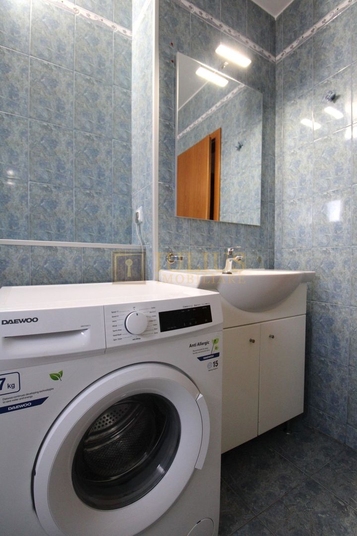 Aradului; decomandat, bucatarie inchisa. Parcare privata inclusa. - Poză 20