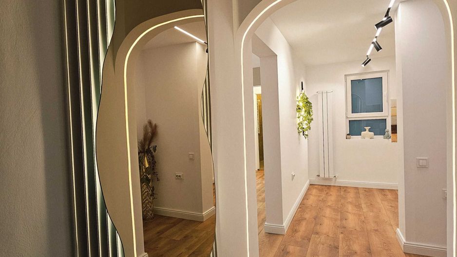 Apartament 2 camere - Piata Victoriei, renovat complet, ideal investitie. - Poză 1