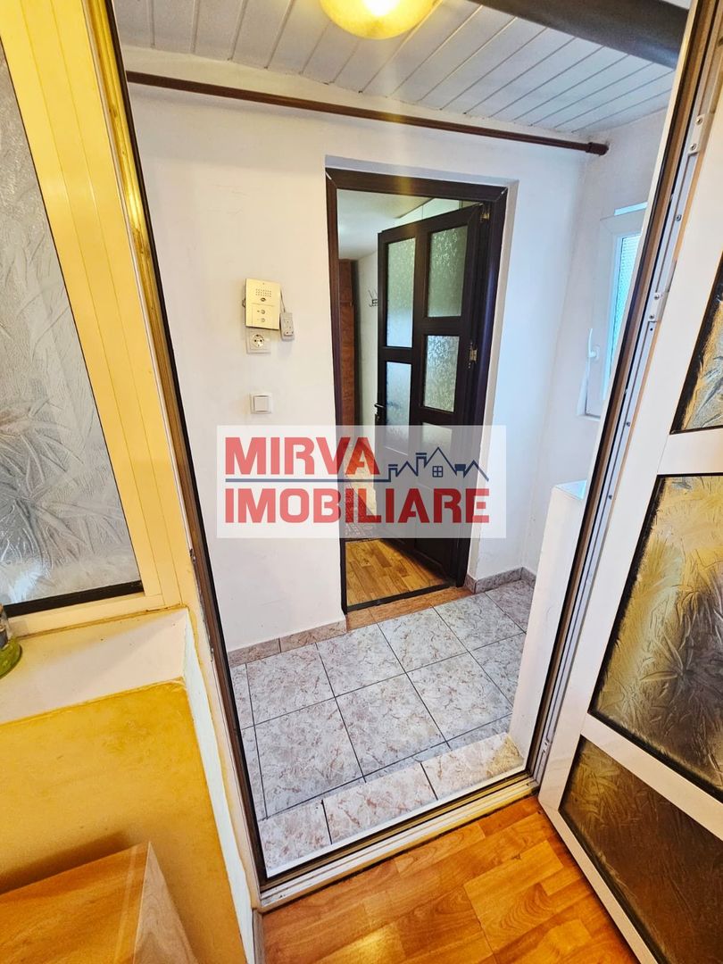 🏡 Casă spațioasă cu 9 camere în Strejnicu – pentru locuință, birouri - Poză 47