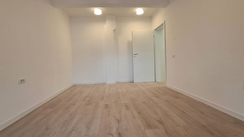 Apartament cu 3 camere si loc de parcare - Kaufland - Poză 3