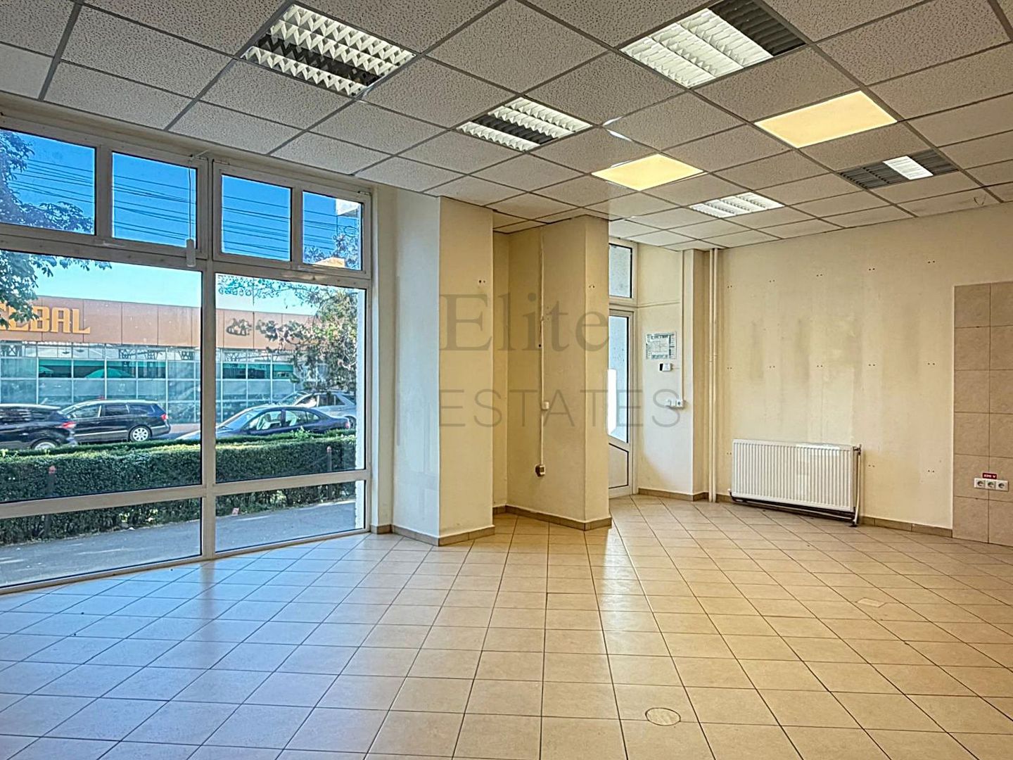 Spatiu comercial de inchiriat Piata Decebal Oradea - Poză 1