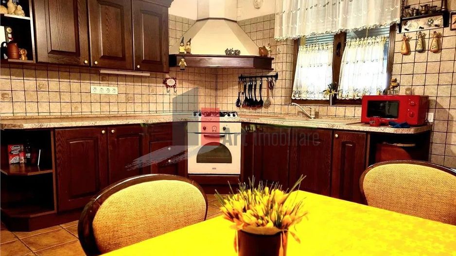 Vila superba cu gradina si panouri solare | Tancabesti - Poză 10