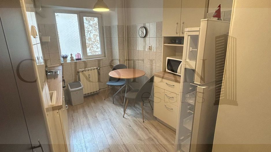 Garsoniera Spatioasa - Mircea Voda 46 - Metrou Timpuri Noi - Poză 1