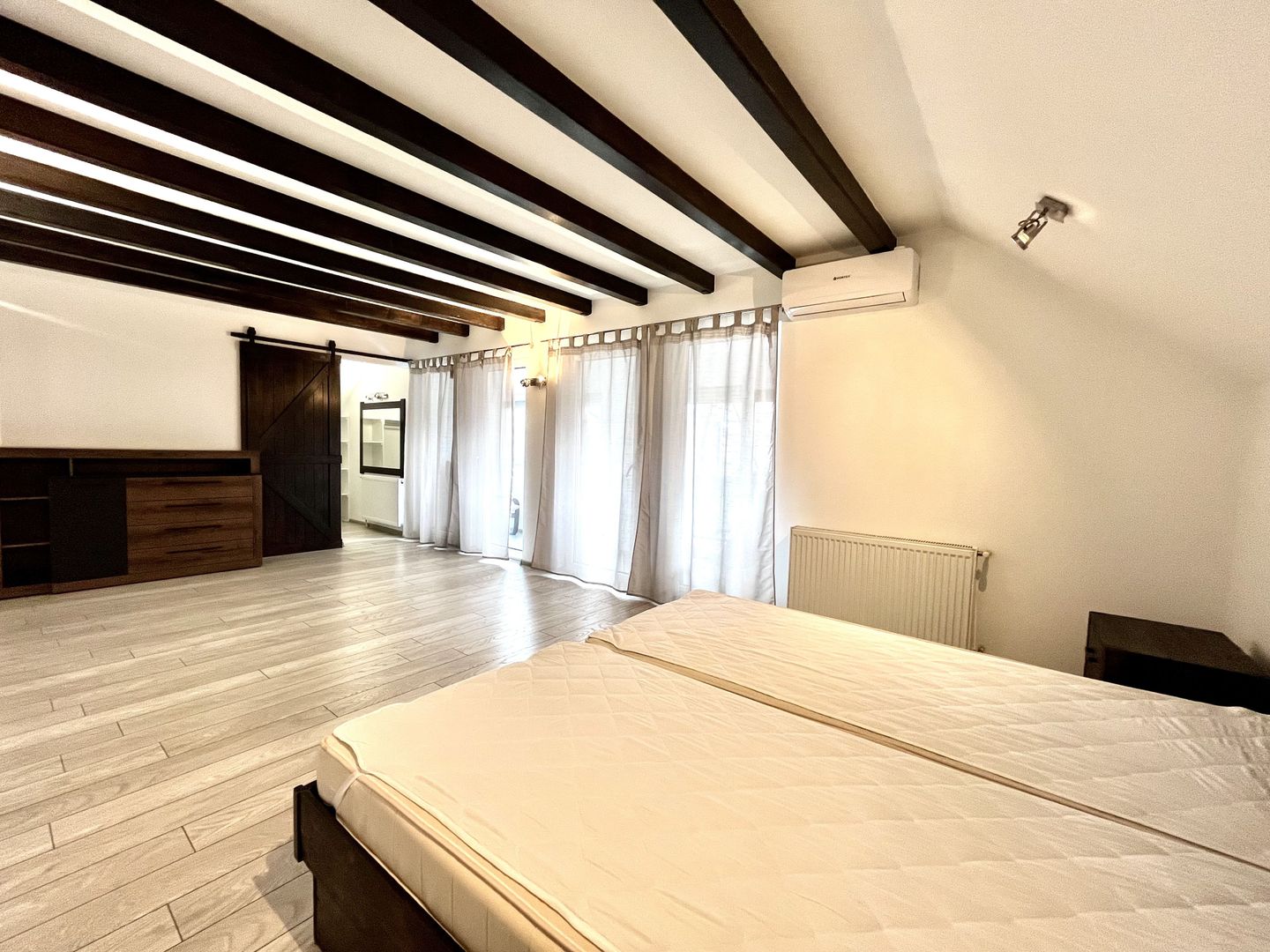 Casă luminoasă cu curte și garaj, perfectă pentru familie | Braytim - Poză 17