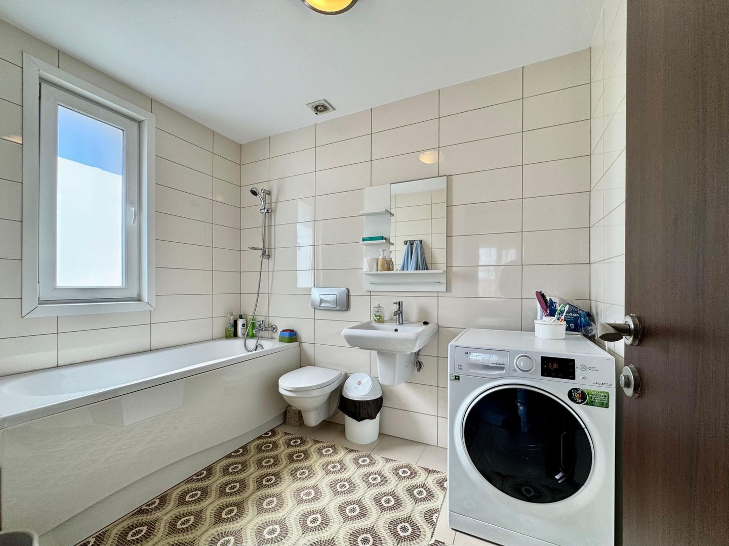 COSMOPOLIS - Apartament cu 2 camere, mobilat si utilat. - Poză 9