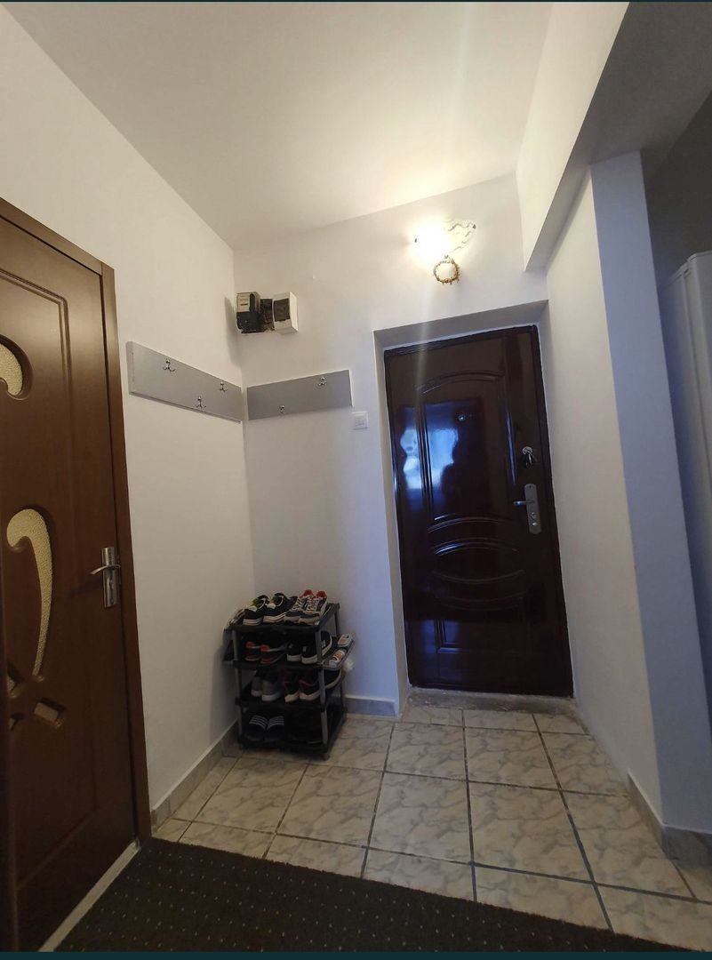 Vand apartament 2 camere - Poză 4