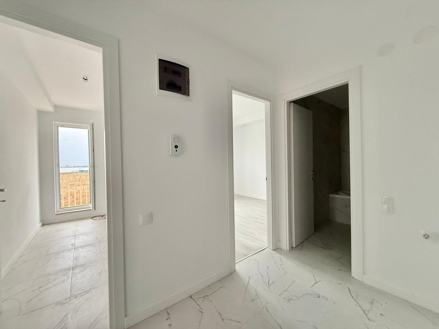 COSMOPOLIS - Apartament cu 2 camere - Poză 5