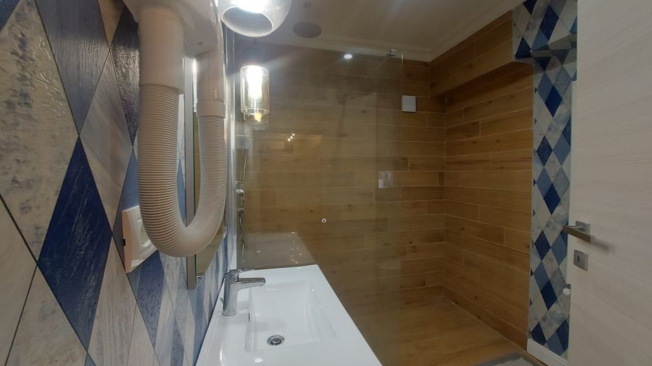 Smart Boutique / Finisaje Premium | Mihai Bravu - Mall Vitan - Poză 22