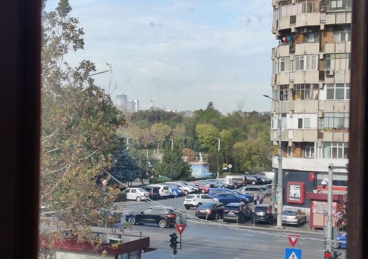 Apartament 3 camere de inchiriat - Poză 1