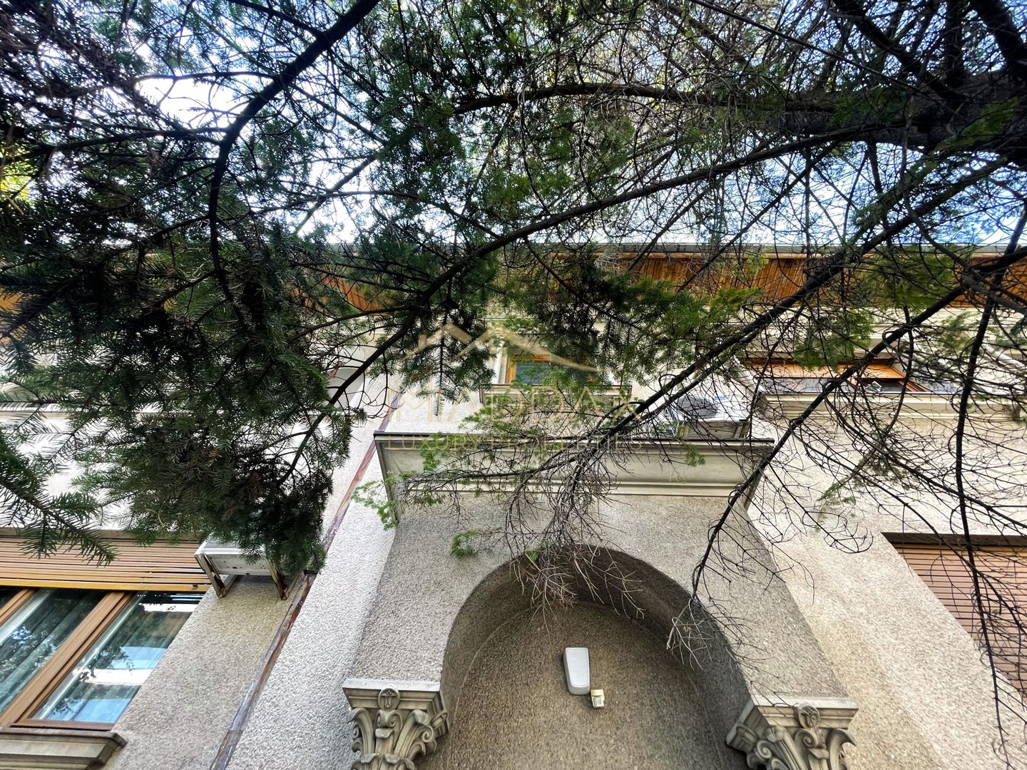 4 rooms ***203 SQM useful*** / 38 SQM terrace + garage / Primaverii - Poză 2