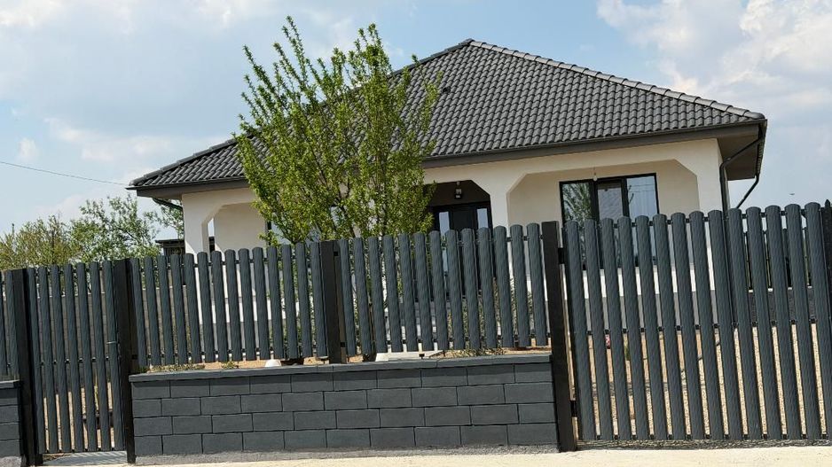 Casa noua in localitatea Carandeni - Poză 17