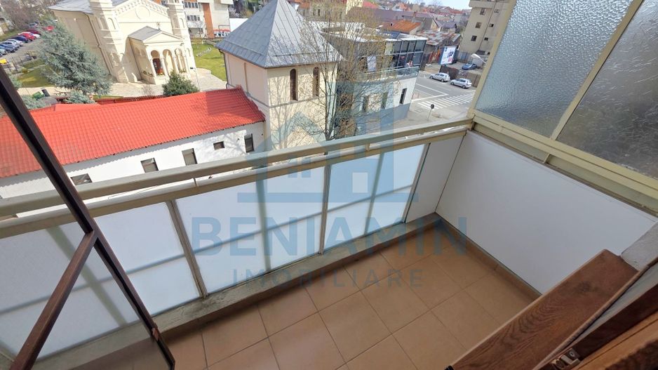 Garsoniera centrala langa Patria -mobilata -utilata -lift - Poză 5