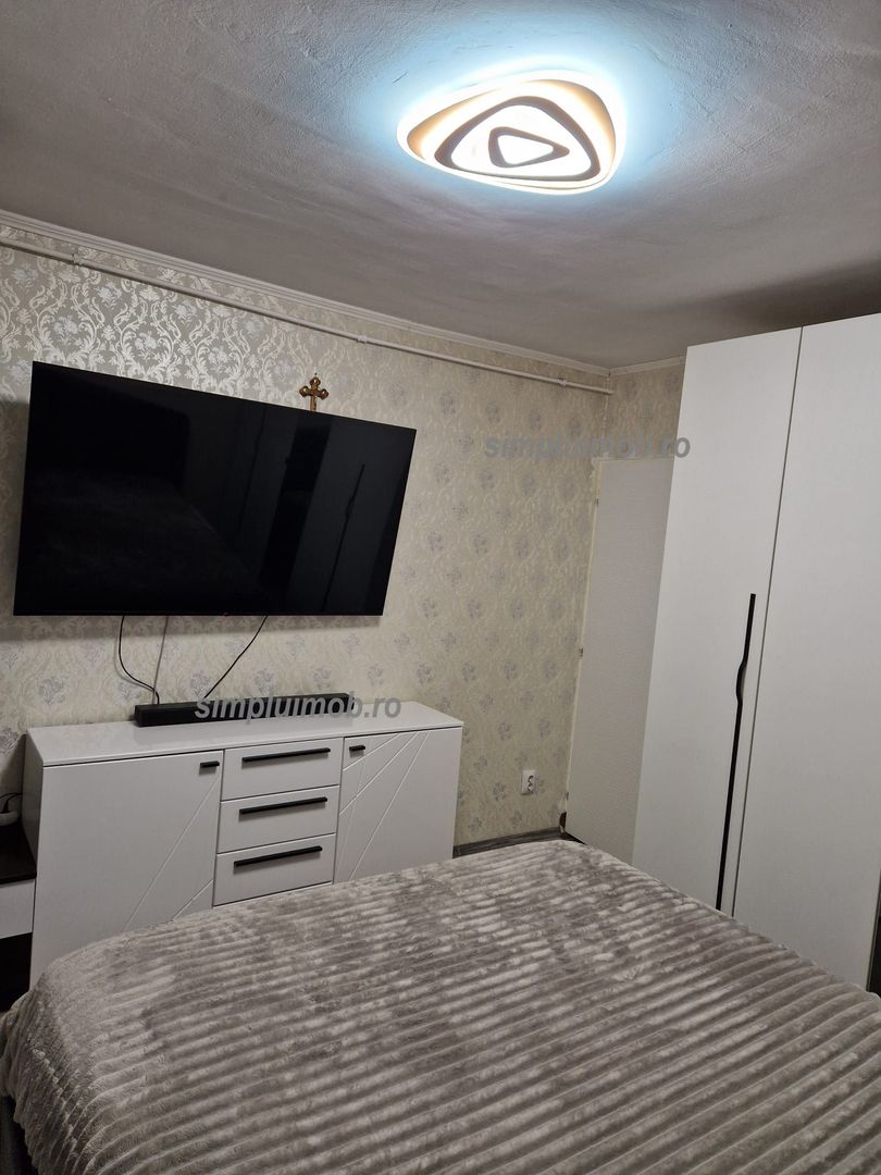 Decomandat 2 Camere Modern Utilat Mobilat - Poză 2