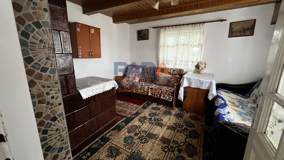 Casă cu 3500 mp teren, Sat Miron Costin - Brănișteni (str. Macilor) - Poză 4