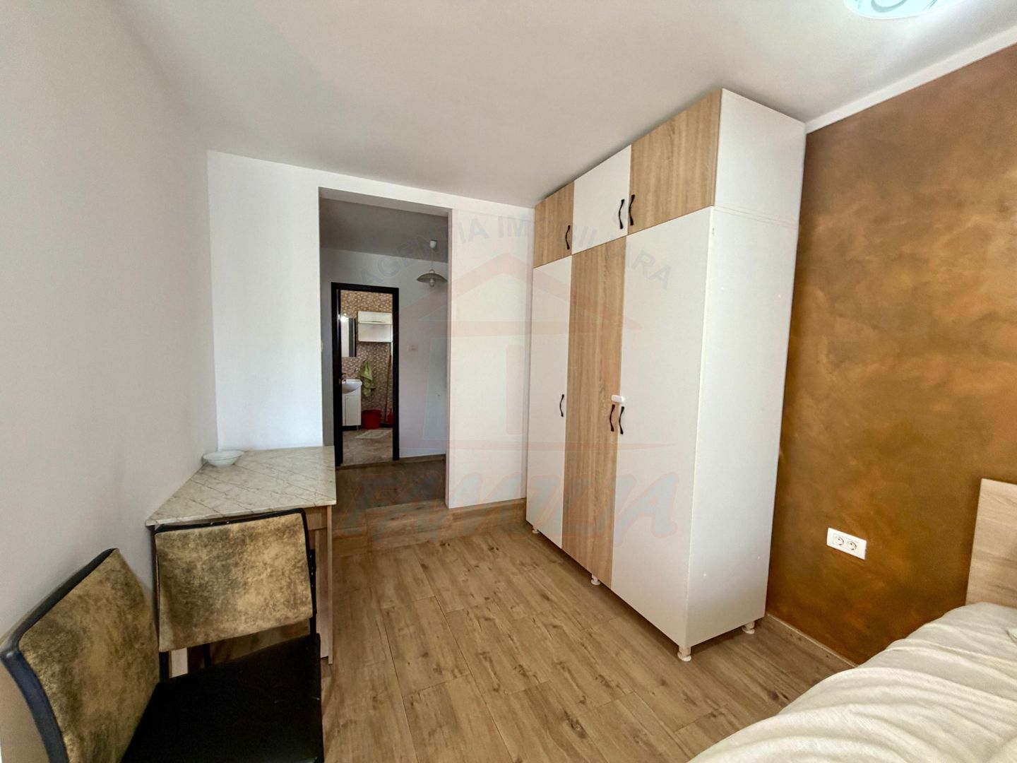 🏡De închiriat 2 studiouri, Micro 17 (350 euro/studio) - Poză 2