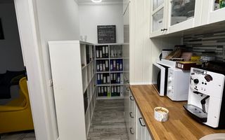 Birou shared (coworking)cu grădină, terasă si parcare proprie - Poză 5