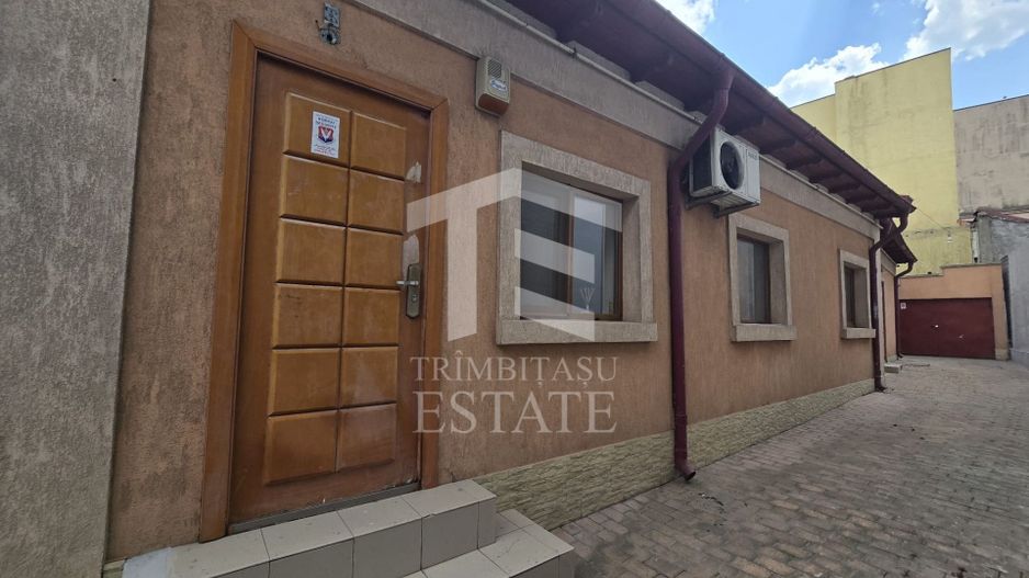 CENTRU- Casa ideala pentru birouri | studio | cabinet | gaz | curte - Poză 3