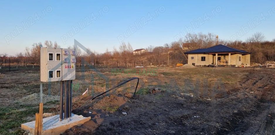 Teren intravilan de vanzare, Holboca, 886 mp, utilitati la teren - Poză 1